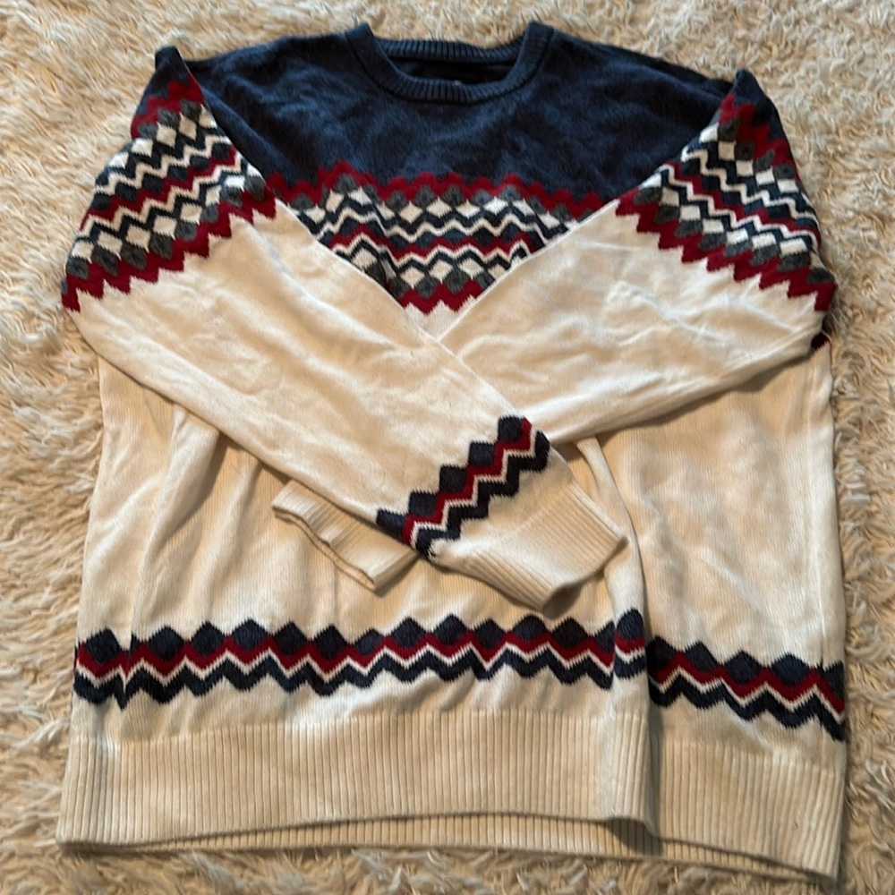 Hollister Men’s Sweater, size XL.